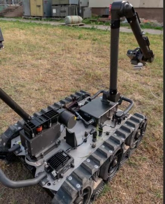 El militar del robot del Eod de la disposición de artillería explosiva incluye el sistema móvil del cuerpo y de control