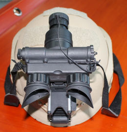 El producto es un solo casco de la visión nocturna del ojo, tamaño pequeño, ligero, equipado de uso del casco.
